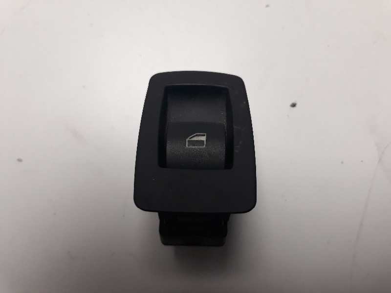 Recambio de mando elevalunas trasero derecho para bmw serie 1 berlina (e81/e87) 120i referencia OEM IAM 6945874  