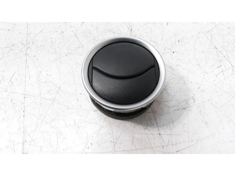 Recambio de rejilla aireadora para suzuki vitara 1.4 16v boosterjet cat referencia OEM IAM 7363054P0  