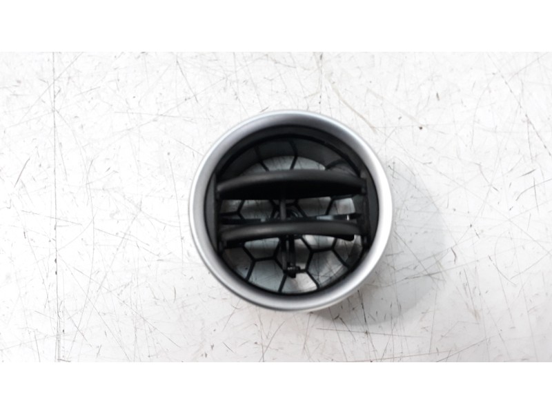 Recambio de rejilla aireadora para suzuki vitara 1.4 16v boosterjet cat referencia OEM IAM 7363054P0  