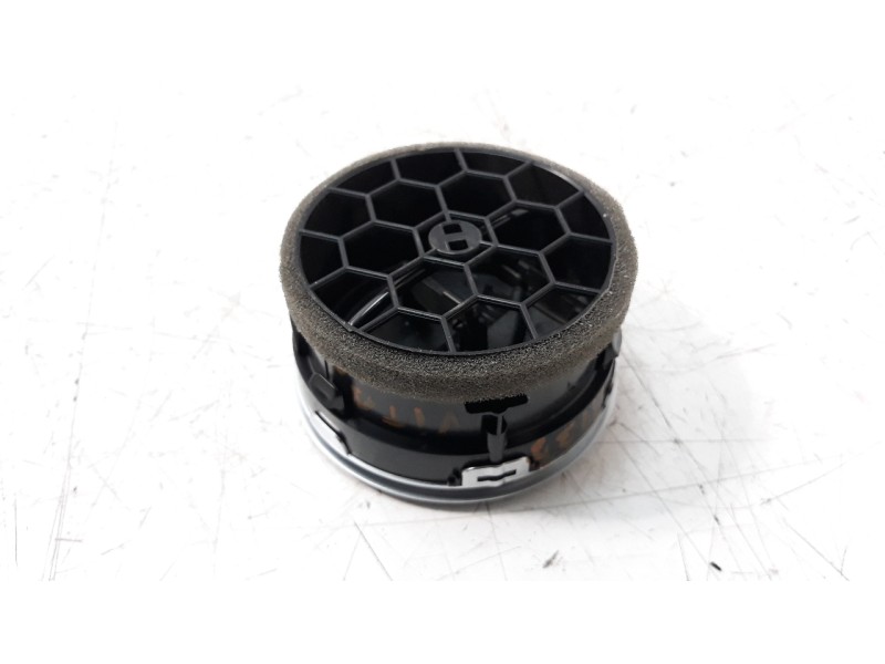 Recambio de rejilla aireadora para suzuki vitara 1.4 16v boosterjet cat referencia OEM IAM 7363054P0  