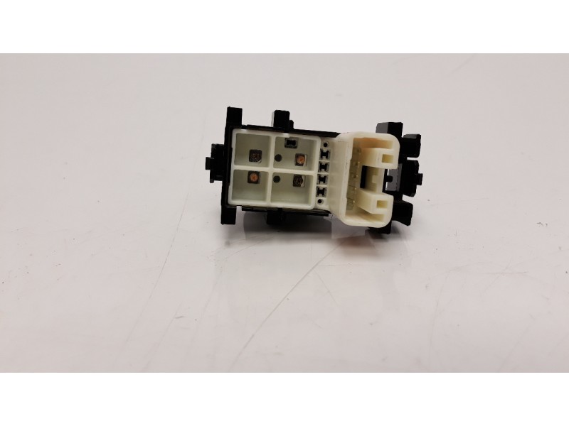 Recambio de mando elevalunas delantero derecho para peugeot 108 top 1.0 vti referencia OEM IAM B000954680  