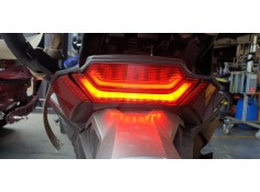 Recambio de piloto trasero central para honda x-adv referencia OEM IAM 33701MKHC02   2