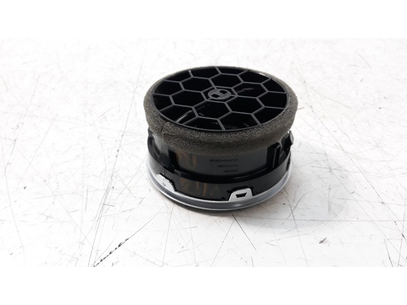 Recambio de rejilla aireadora para suzuki vitara 1.4 16v boosterjet cat referencia OEM IAM 7363054P0  