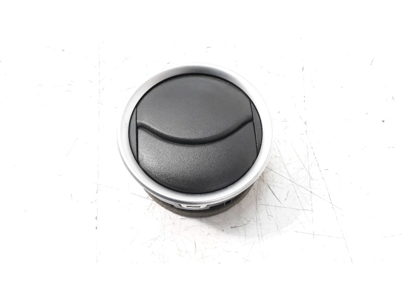 Recambio de rejilla aireadora para suzuki vitara 1.4 16v boosterjet cat referencia OEM IAM 7363054P0  