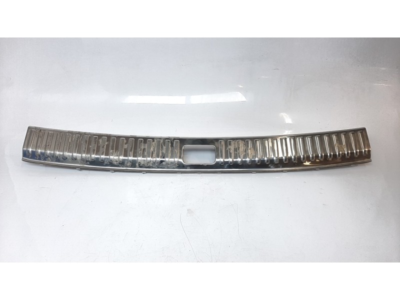 Recambio de molduras traseras para audi q8 (4mn) (07.2018) 50 tdi quattro referencia OEM IAM 4M8864483A  