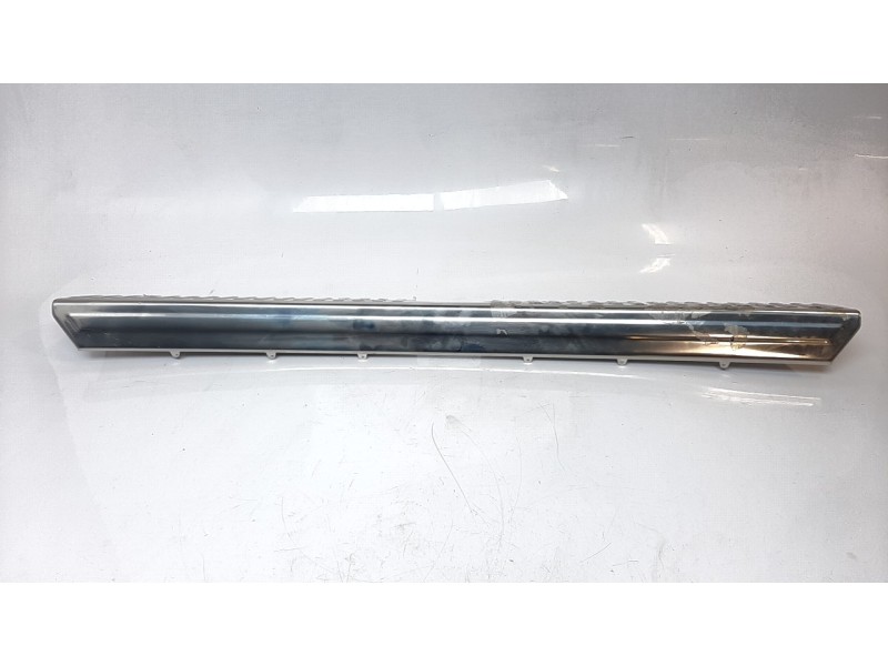 Recambio de molduras traseras para audi q8 (4mn) (07.2018) 50 tdi quattro referencia OEM IAM 4M8864483A  