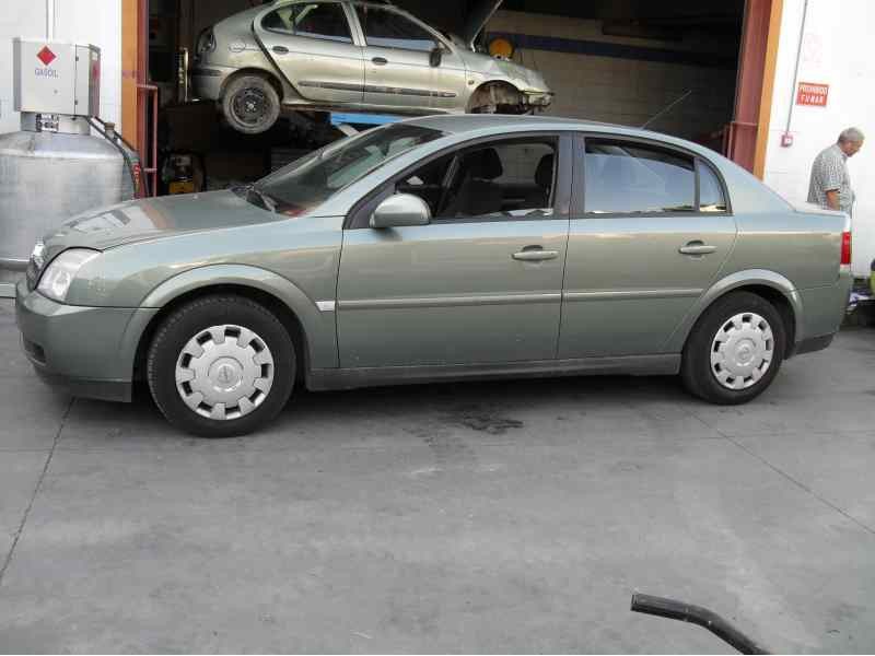 opel vectra c berlina del año 2004