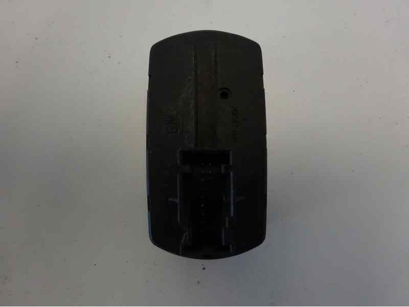 Recambio de mando elevalunas delantero izquierdo para opel corsa d enjoy referencia OEM IAM 13258521AA  