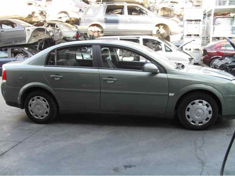 opel vectra c berlina del año 2004