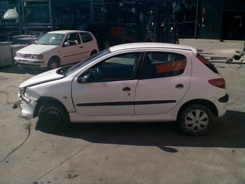 peugeot 206 berlina del año 2002