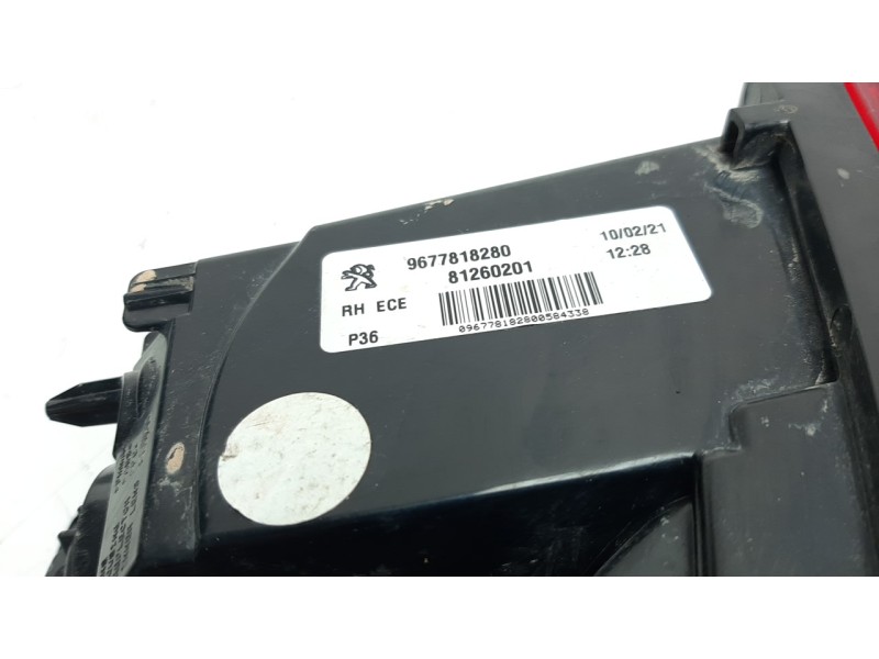 Recambio de piloto trasero derecho interior para peugeot 308 1.2 12v e-thp referencia OEM IAM 9677818280 103F17461772 