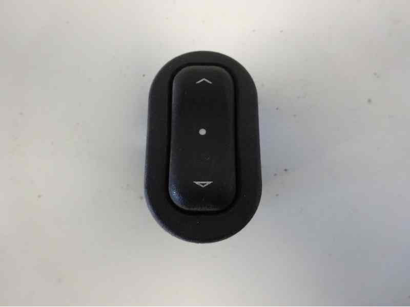 Recambio de mando elevalunas delantero derecho para opel astra g coupé 2.2 16v edition referencia OEM IAM 24409207  