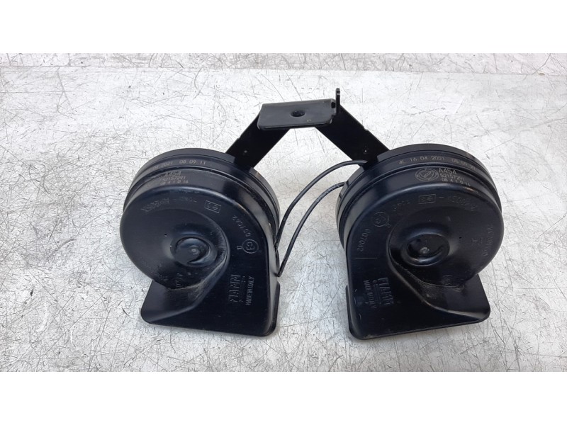Recambio de claxon para jeep compass ii 1.6 m-jet cat referencia OEM IAM 52157291  