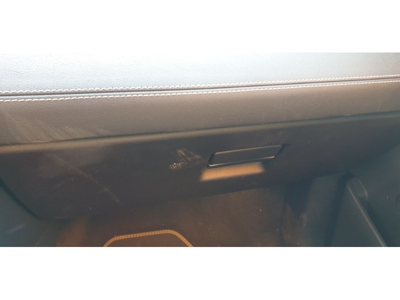 Recambio de guantera para jaguar e-pace first edition referencia OEM IAM J9C15062PVJ  