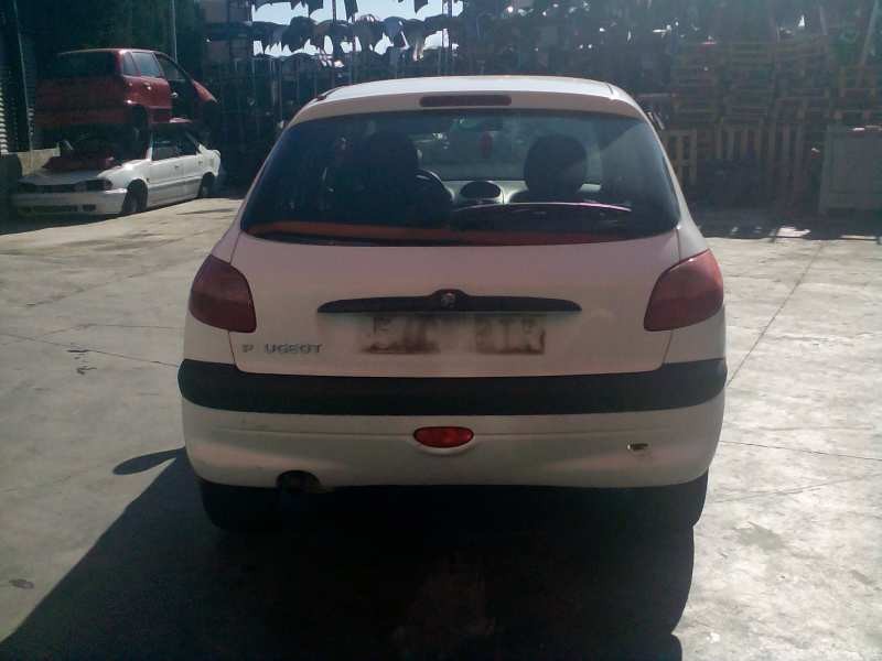 peugeot 206 berlina del año 2002