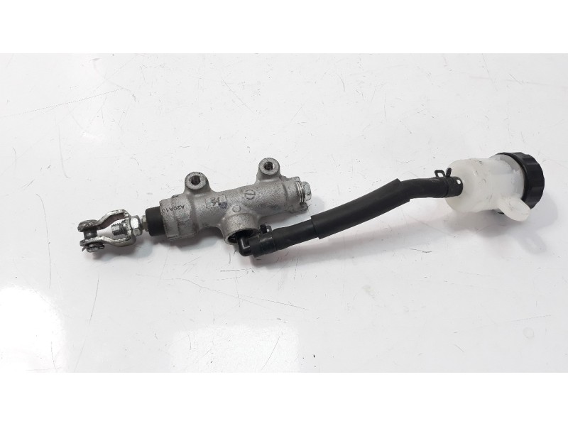 Recambio de bomba freno para kawasaki er 6 referencia OEM IAM 430150754  