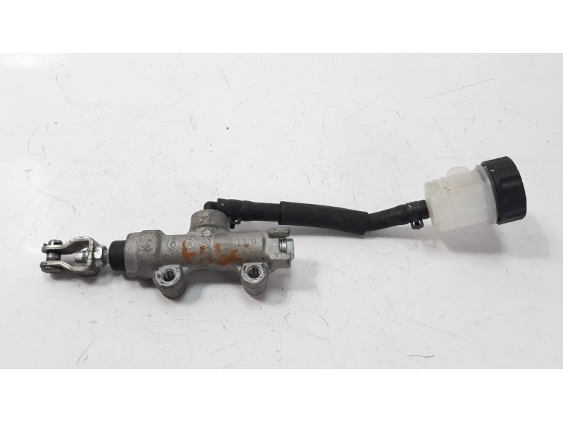 Recambio de bomba freno para kawasaki er 6 referencia OEM IAM 430150754  