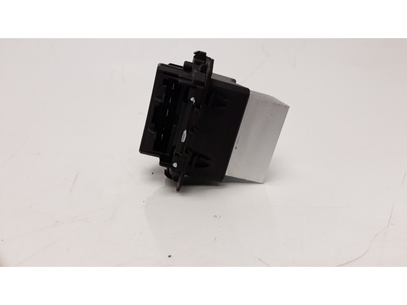 Recambio de resistencia calefaccion para peugeot 108 top 1.0 vti referencia OEM IAM VLCL29DC11N  