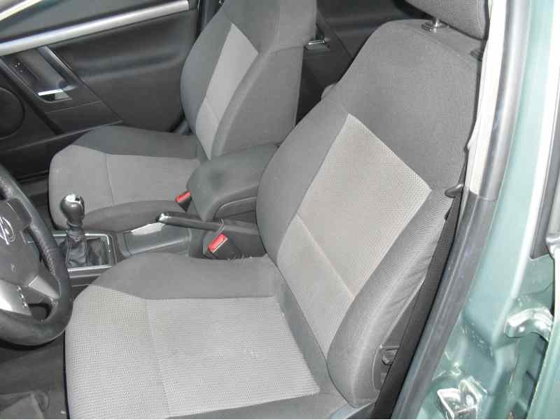 opel vectra c berlina del año 2004