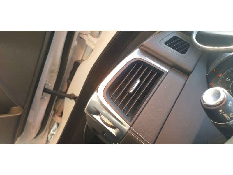 Recambio de aireador izquierdo para jaguar e-pace first edition referencia OEM IAM J9C15080  
