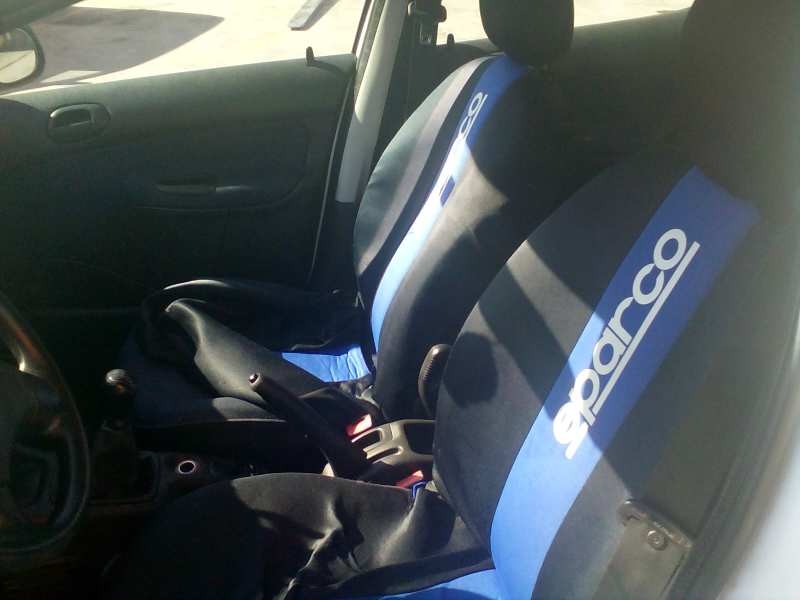 peugeot 206 berlina del año 2002