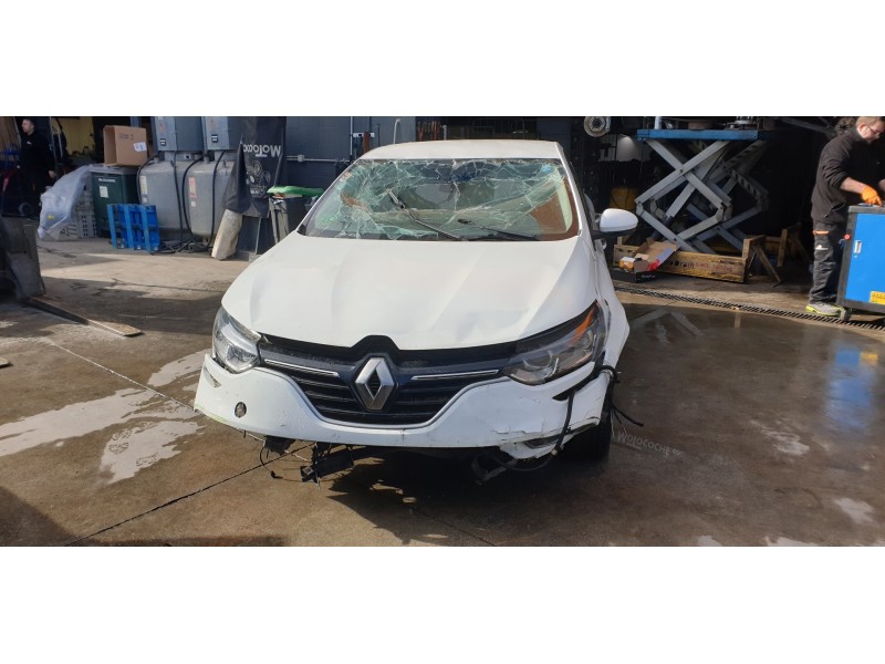 renault megane iv berlina 5p del año 2017