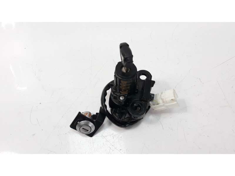 Recambio de conmutador de arranque para kawasaki er 6 referencia OEM IAM 270485221  