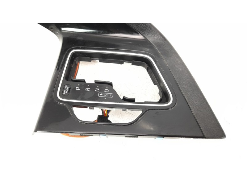 Recambio de moldura para kia niro referencia OEM IAM 84651G5000  