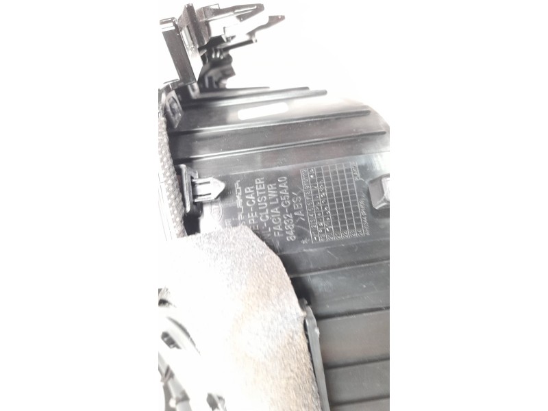 Recambio de moldura para kia niro referencia OEM IAM 84832G5AA0  