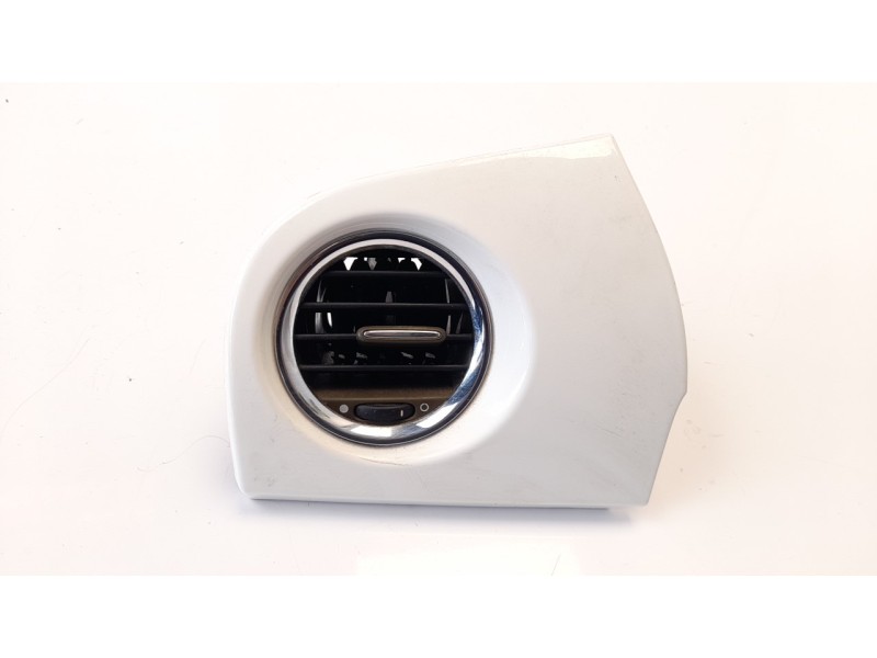 Recambio de rejilla aireadora para opel corsa f 1.2 referencia OEM IAM 735451111  