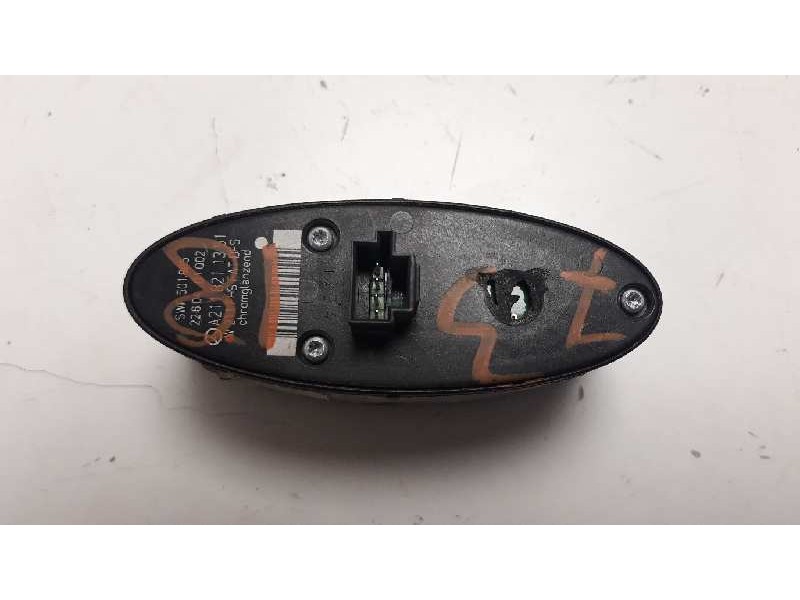 Recambio de mando elevalunas trasero derecho para mercedes-benz clase e (w211) berlina e 270 cdi (211.016) referencia OEM IAM A2