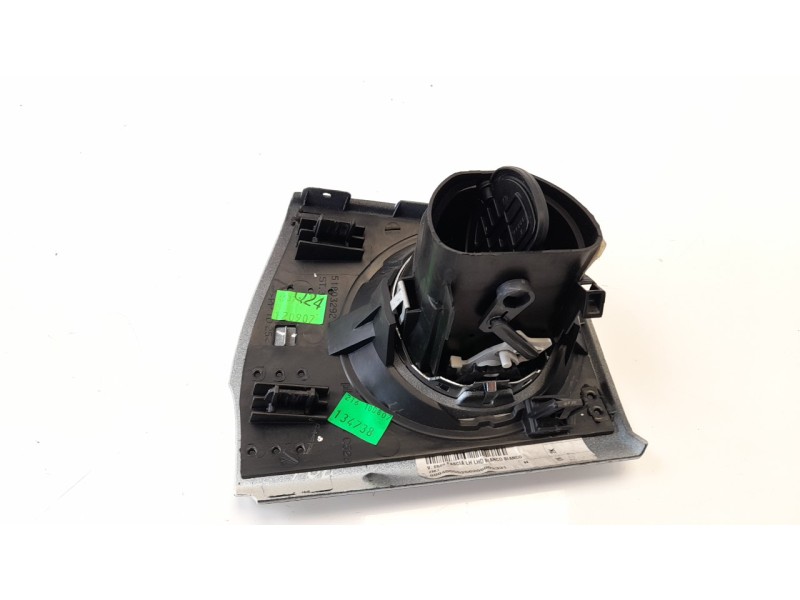 Recambio de rejilla aireadora para opel corsa f 1.2 referencia OEM IAM 735451111  