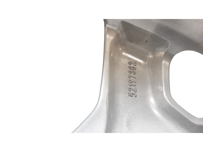 Recambio de llanta para jeep avenger altitude referencia OEM IAM 52197382  