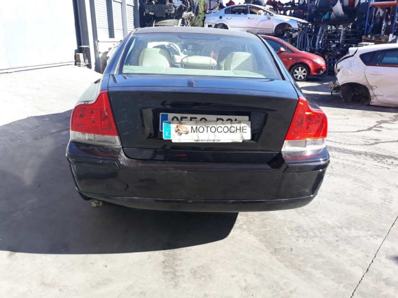volvo s60 berlina del año 2004