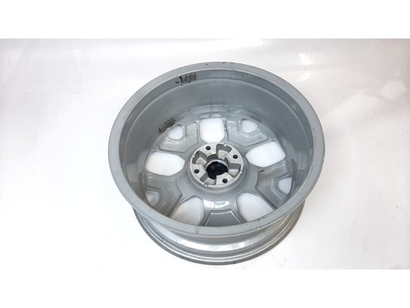 Recambio de llanta para jeep avenger altitude referencia OEM IAM 52197382  