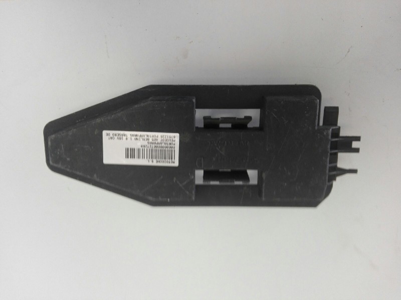 Recambio de portalamparas para peugeot 405 berlina 1.9 16v cat referencia OEM IAM 6751226  