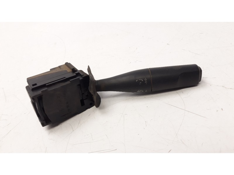 Recambio de mando limpia para citroen berlingo 1.9 diesel referencia OEM IAM 33779002  