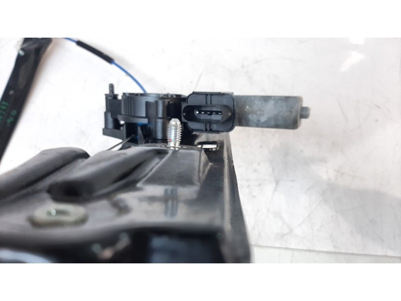 Recambio de elevalunas delantero izquierdo para bmw serie 3 lim. (f30) 318d referencia OEM IAM 725982315 106063318 112089