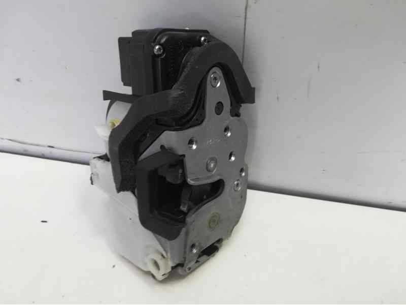 Recambio de cerradura puerta delantera derecha para chevrolet cruze lt referencia OEM IAM 13579523  