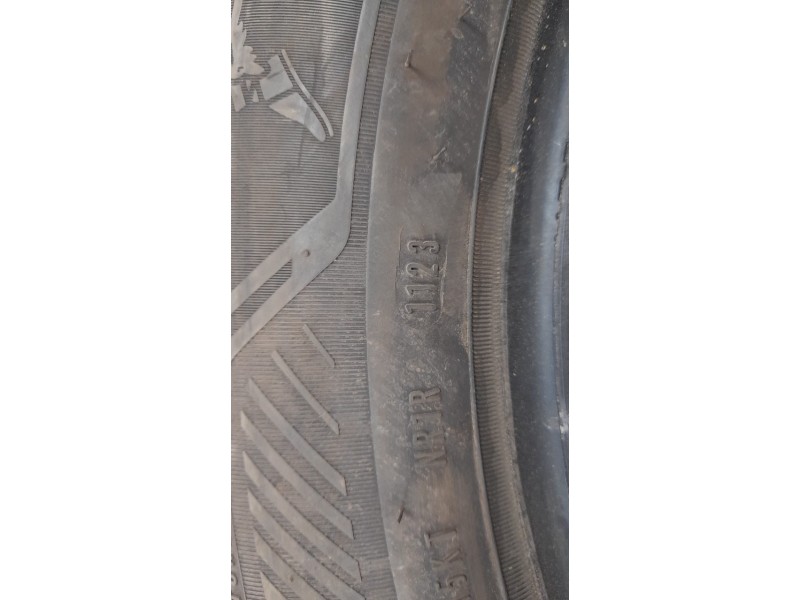 Recambio de rueda para jeep avenger altitude referencia OEM IAM 2156017  