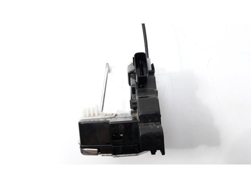Recambio de cerradura puerta delantera derecha para hyundai i20 1.2 16v cat referencia OEM IAM 81320C8040JKE  
