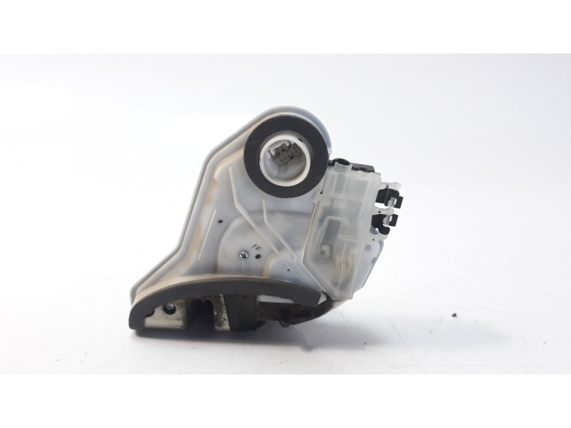 Recambio de cerradura puerta trasera izquierda para toyota aygo 1.0 cat referencia OEM IAM 6906002390  