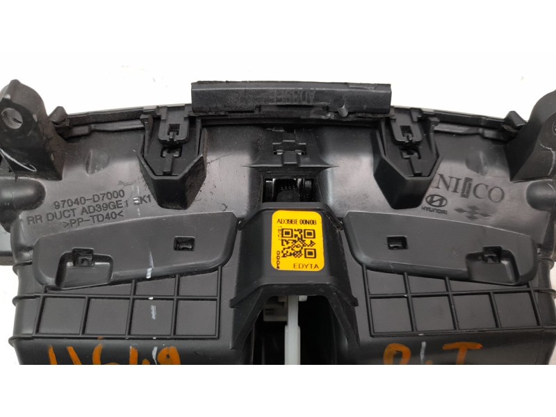 Recambio de aireador central para hyundai tucson 1.6 crdi cat referencia OEM IAM 97040D7000  
