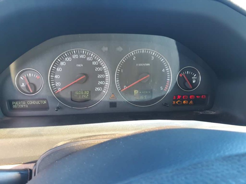 volvo s60 berlina del año 2004