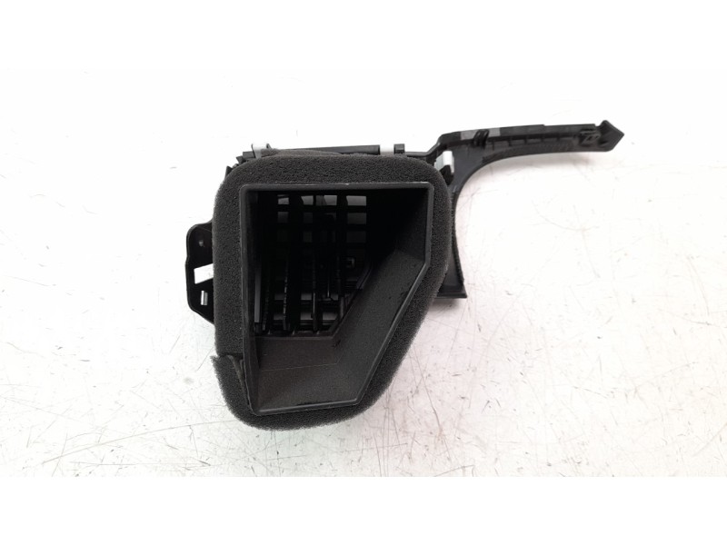 Recambio de aireador izquierdo para hyundai tucson 1.6 crdi cat referencia OEM IAM 97480D7AB0MPP  