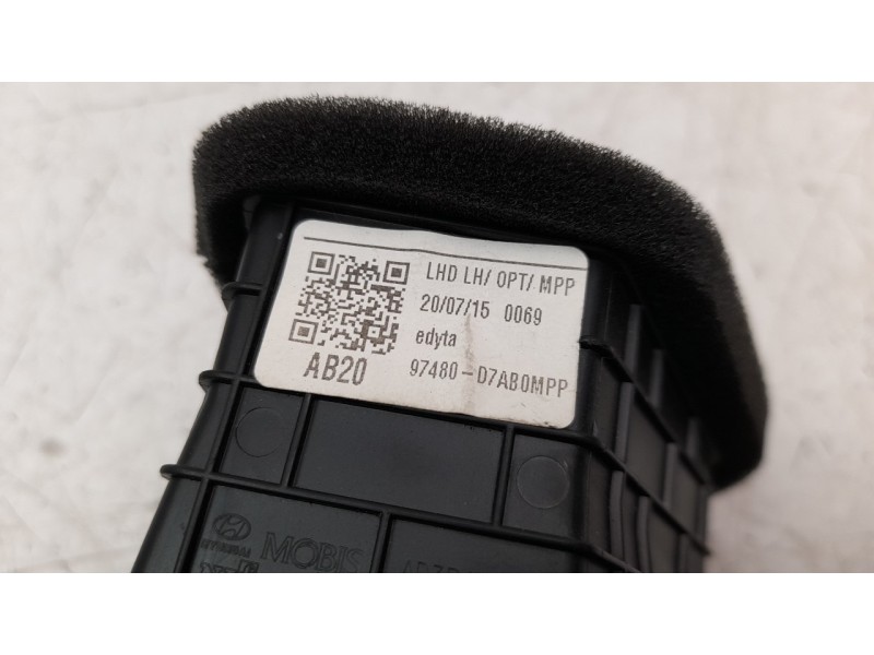 Recambio de aireador izquierdo para hyundai tucson 1.6 crdi cat referencia OEM IAM 97480D7AB0MPP  