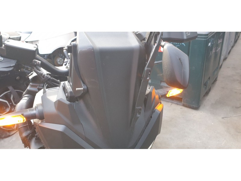 Recambio de moldura para honda crf 1100l africa twin africa twin referencia OEM IAM 64211MLNE00  
