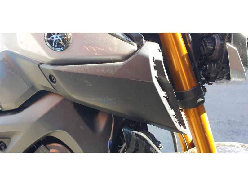 Recambio de carenado delantero derecho para yamaha mt-09 (7.2013) referencia OEM IAM BS22137X00P0  