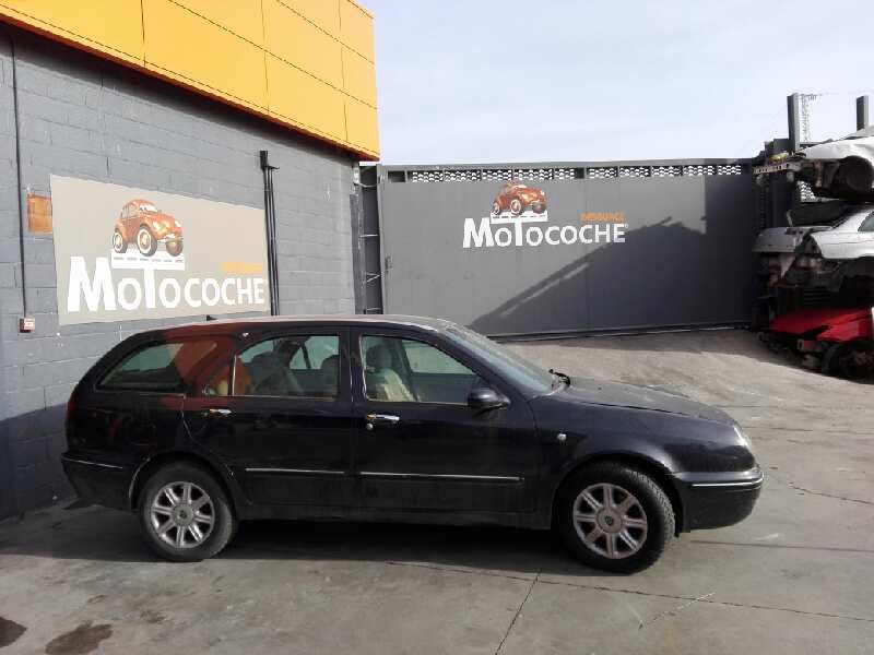 lancia lybra berlina del año 2004