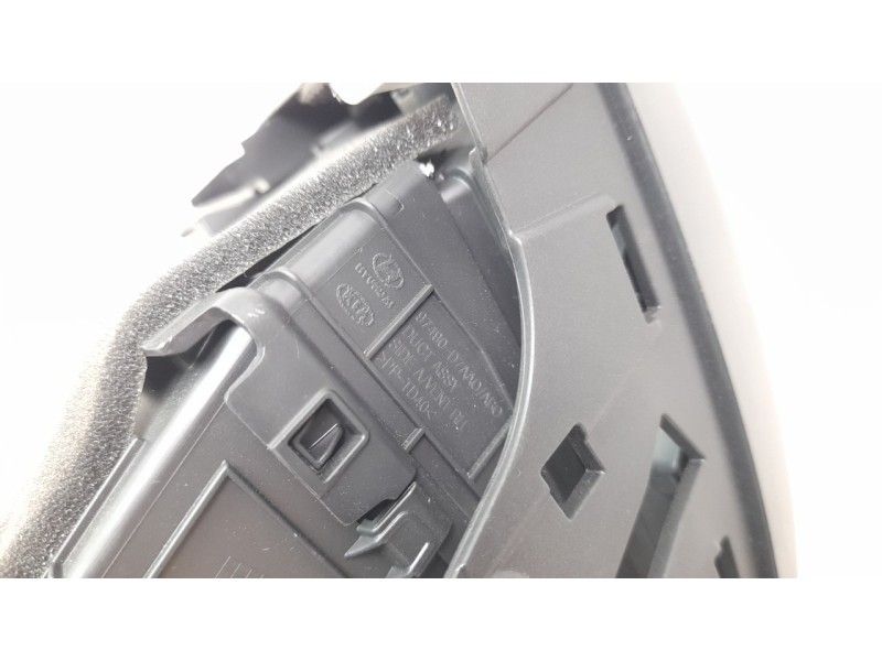 Recambio de aireador derecho para hyundai tucson 1.6 crdi cat referencia OEM IAM 97490D7AA0  